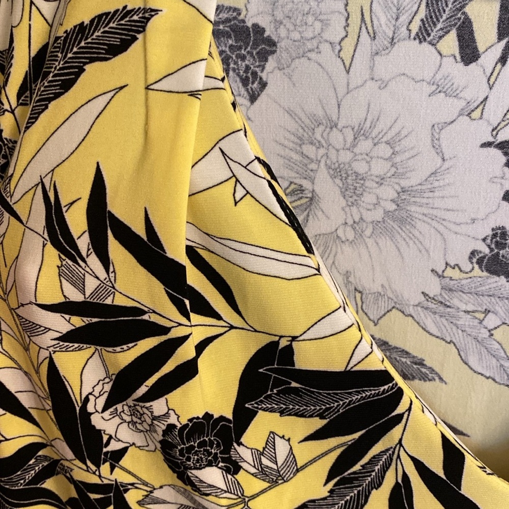 Beautiful yellow, black & white floral tank, size XL by Kasper in EUC - Picture 11 of 13